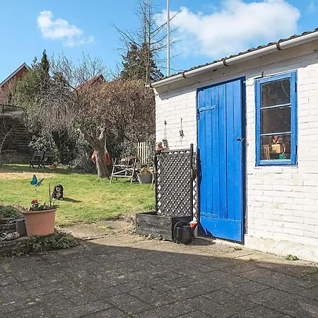 Hébergement de vacances 4 Person In *